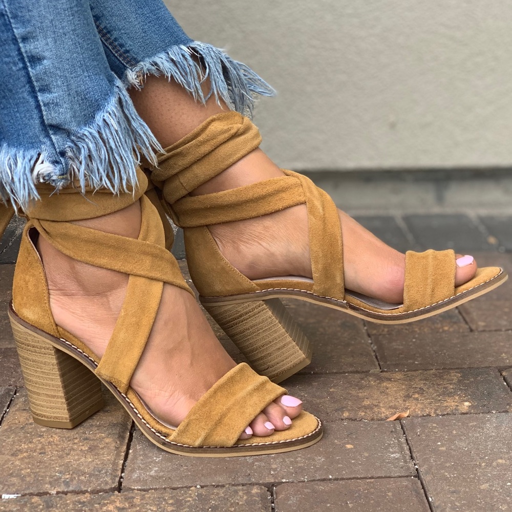 Bombay Genuine Ankle Wrap Ties Block Heel Sandal - Picture 3 of 8